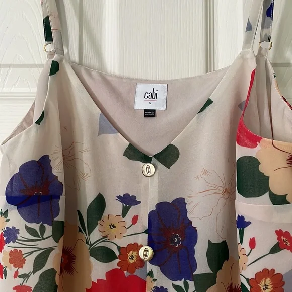 Beautiful never worn Cabi top. From a smoke free home. Does not have tags. - Picture 2 of 3